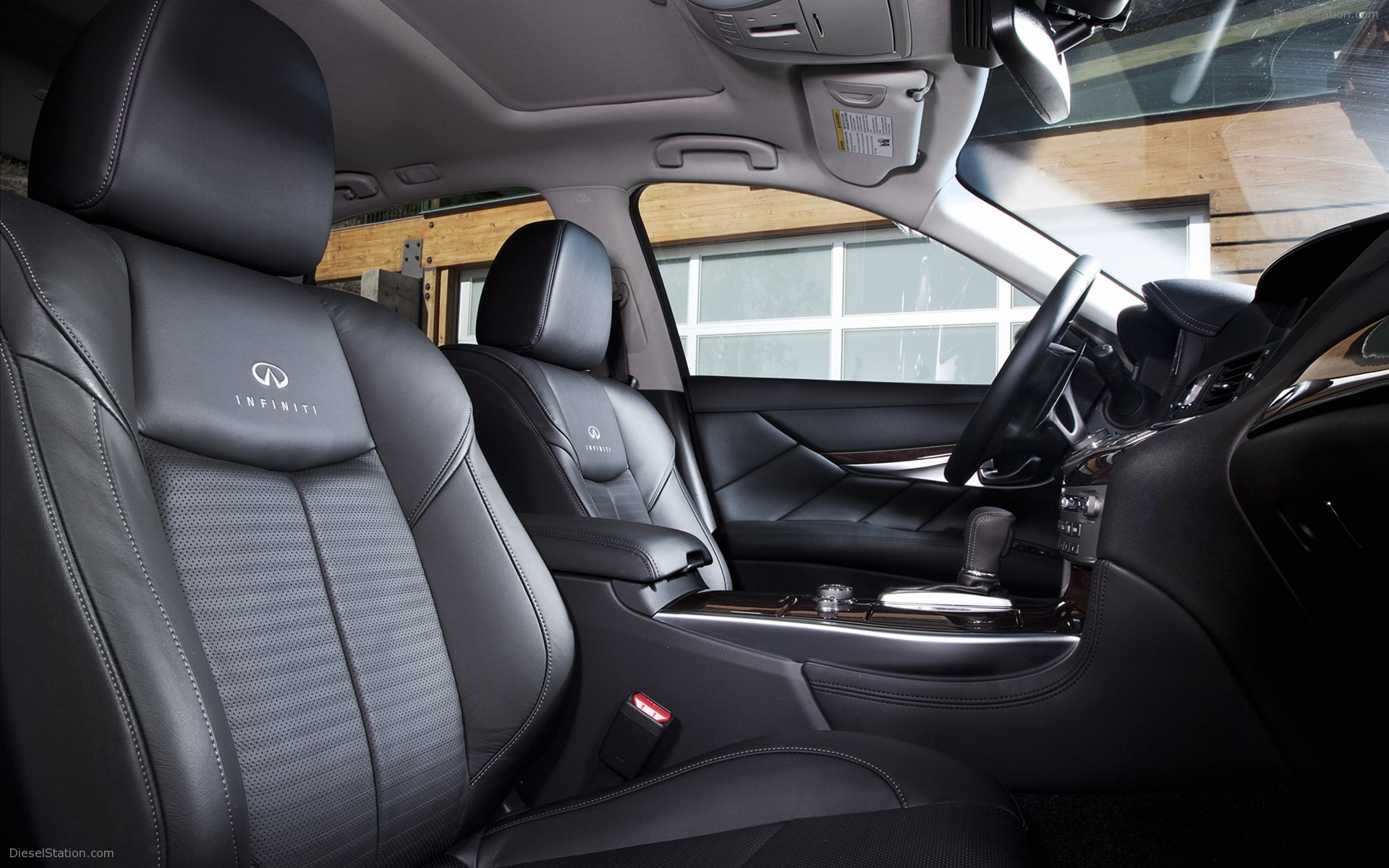 Infiniti M 2012