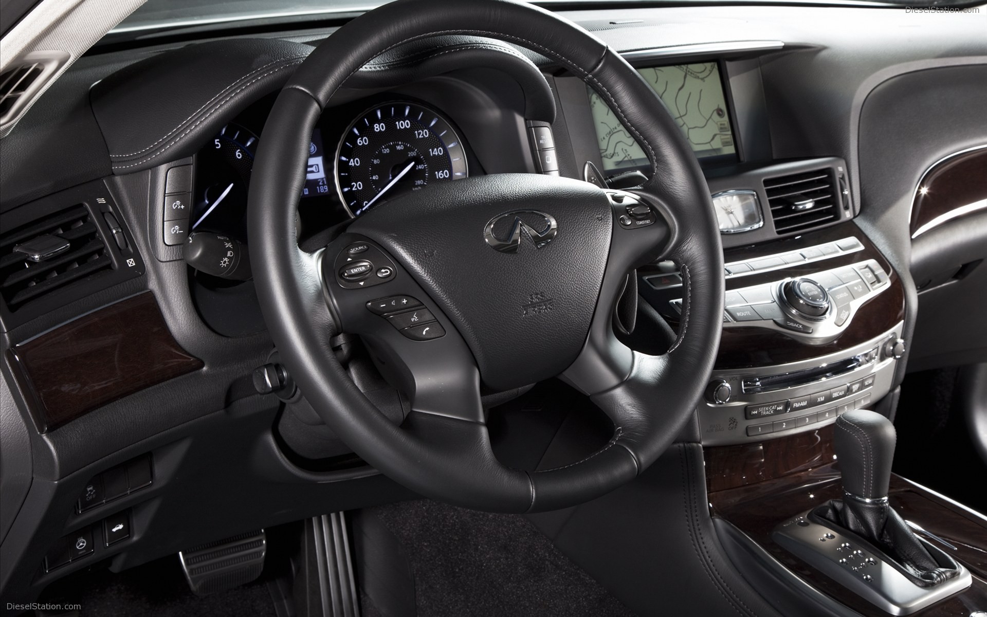 Infiniti M 2012