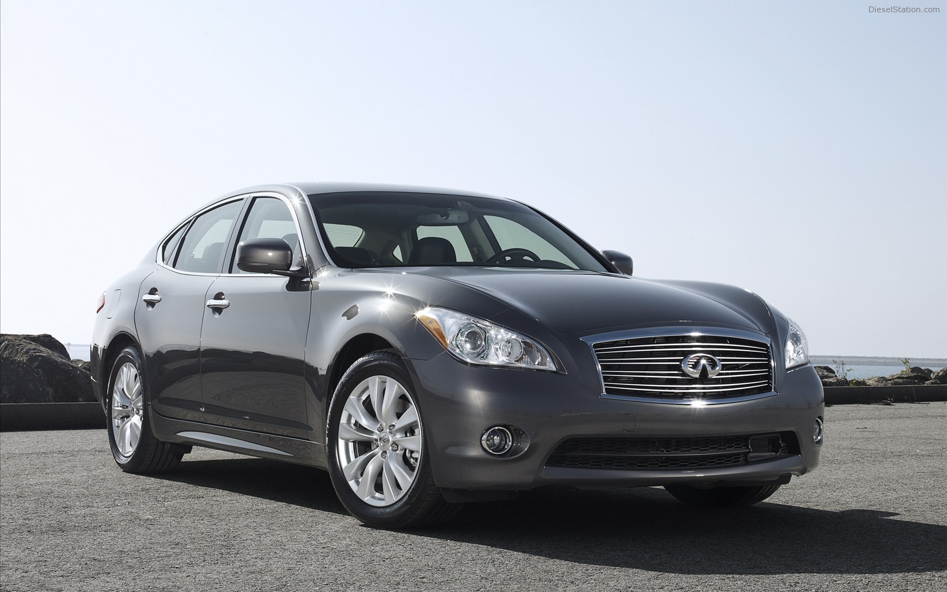 Infiniti M 2012