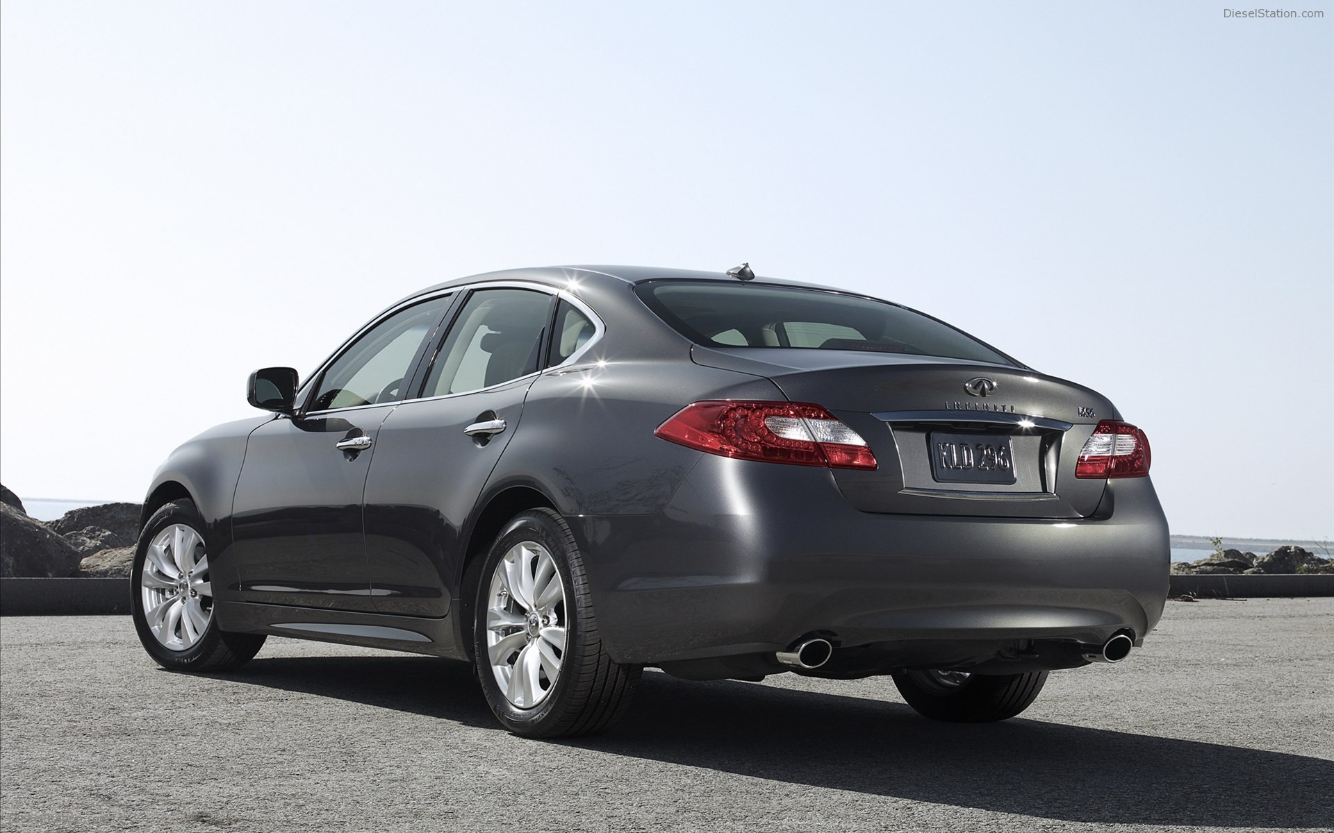 Infiniti M 2012
