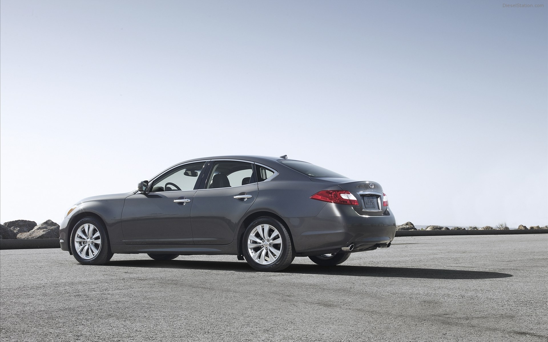 Infiniti M 2012