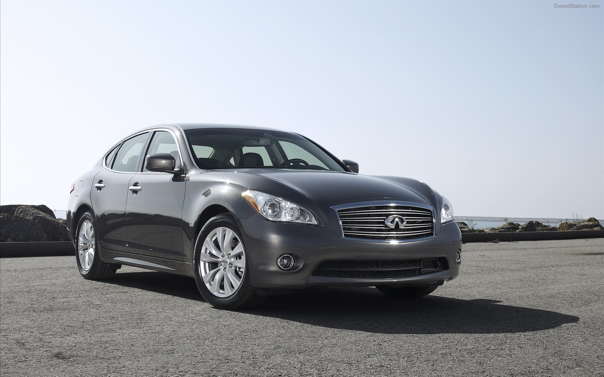 Infiniti M 2012