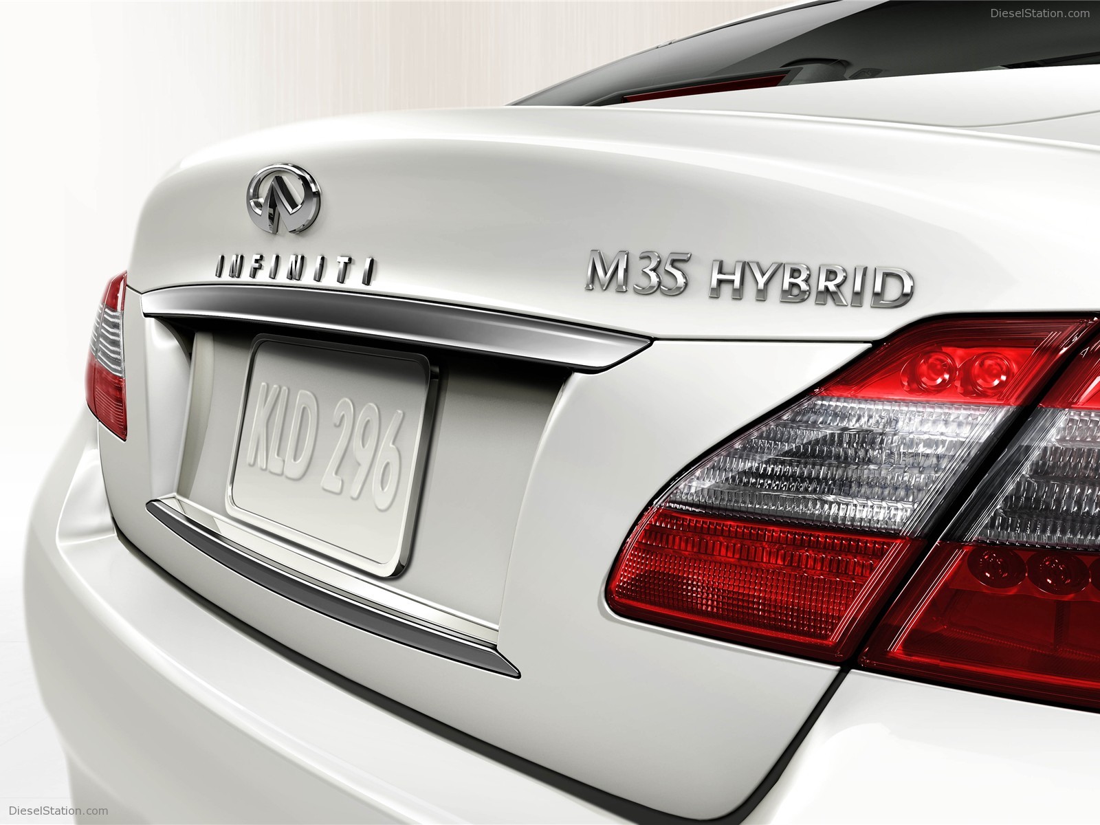 Infiniti Confirms M35 HYBRID FOR PRODUCTION Infiniti Confirms M35 HYBRID FOR PRODUCTION