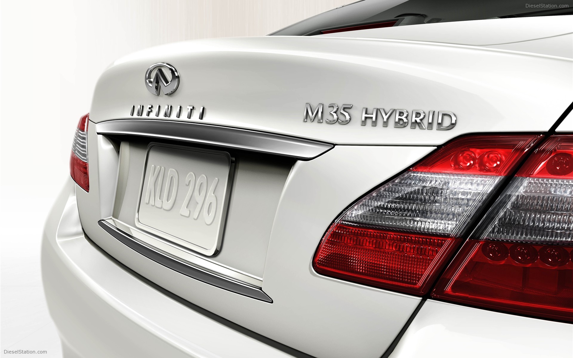 Infiniti Confirms M35 HYBRID FOR PRODUCTION Infiniti Confirms M35 HYBRID FOR PRODUCTION