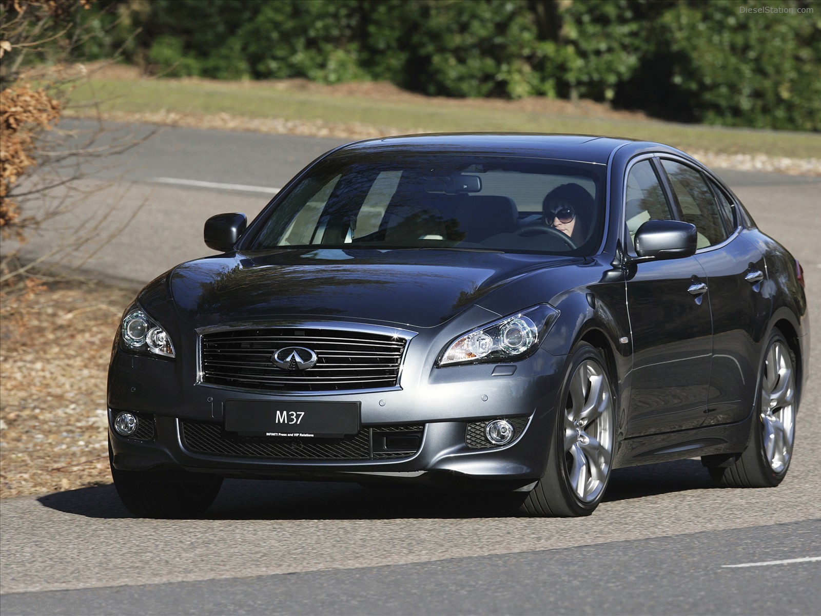 Infiniti M37S 2011