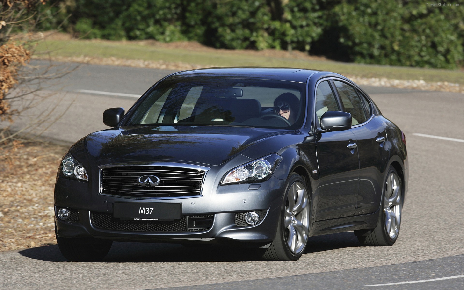 Infiniti M37S 2011