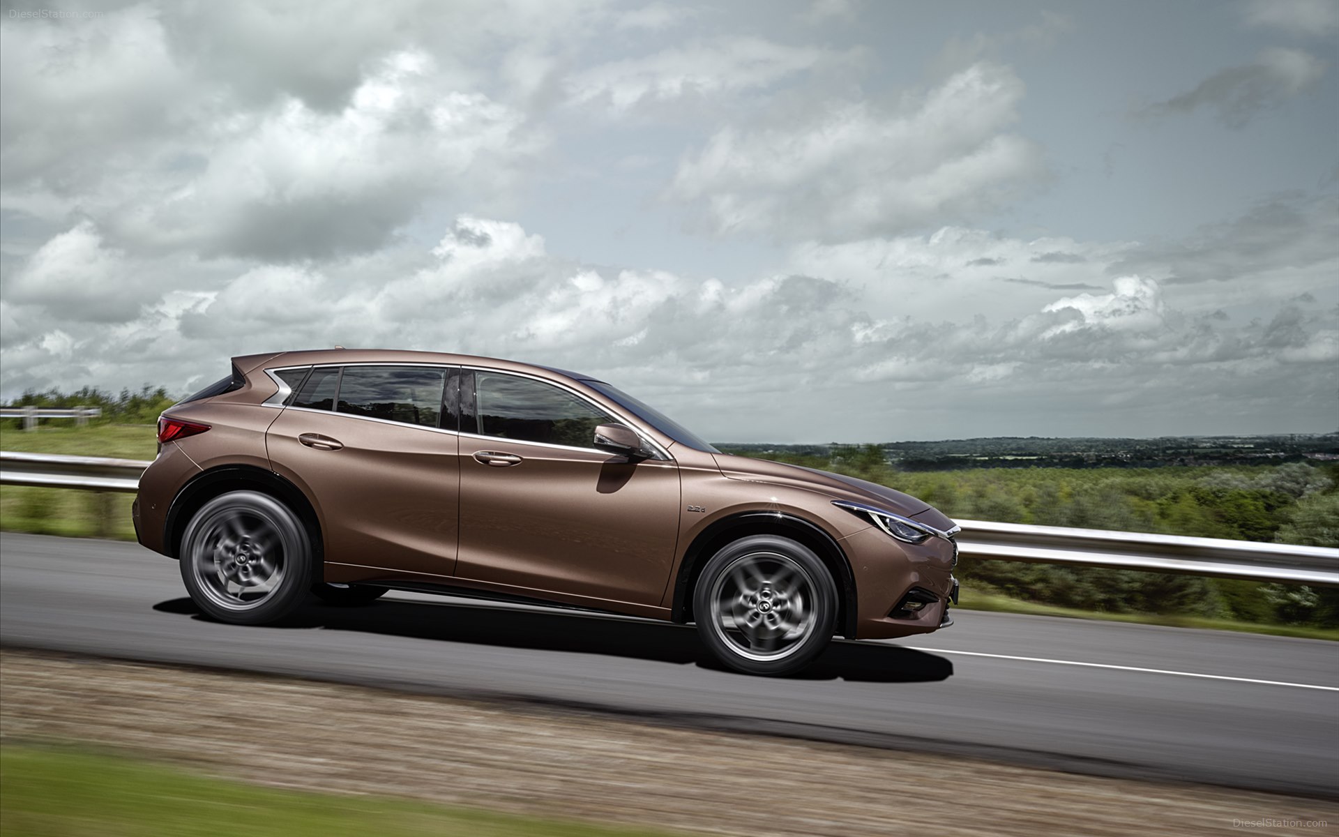 Infiniti Q30 2016