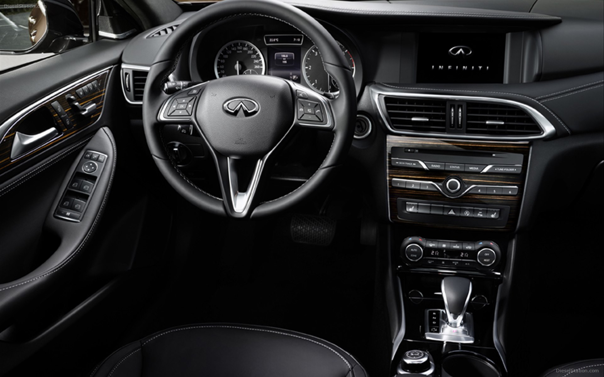 Infiniti Q30 2016