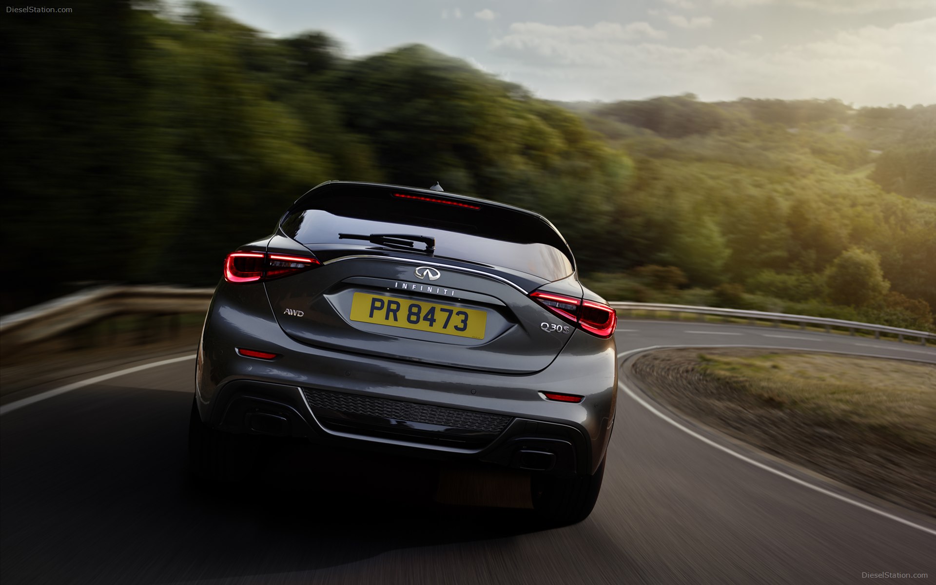 Infiniti Q30 2016
