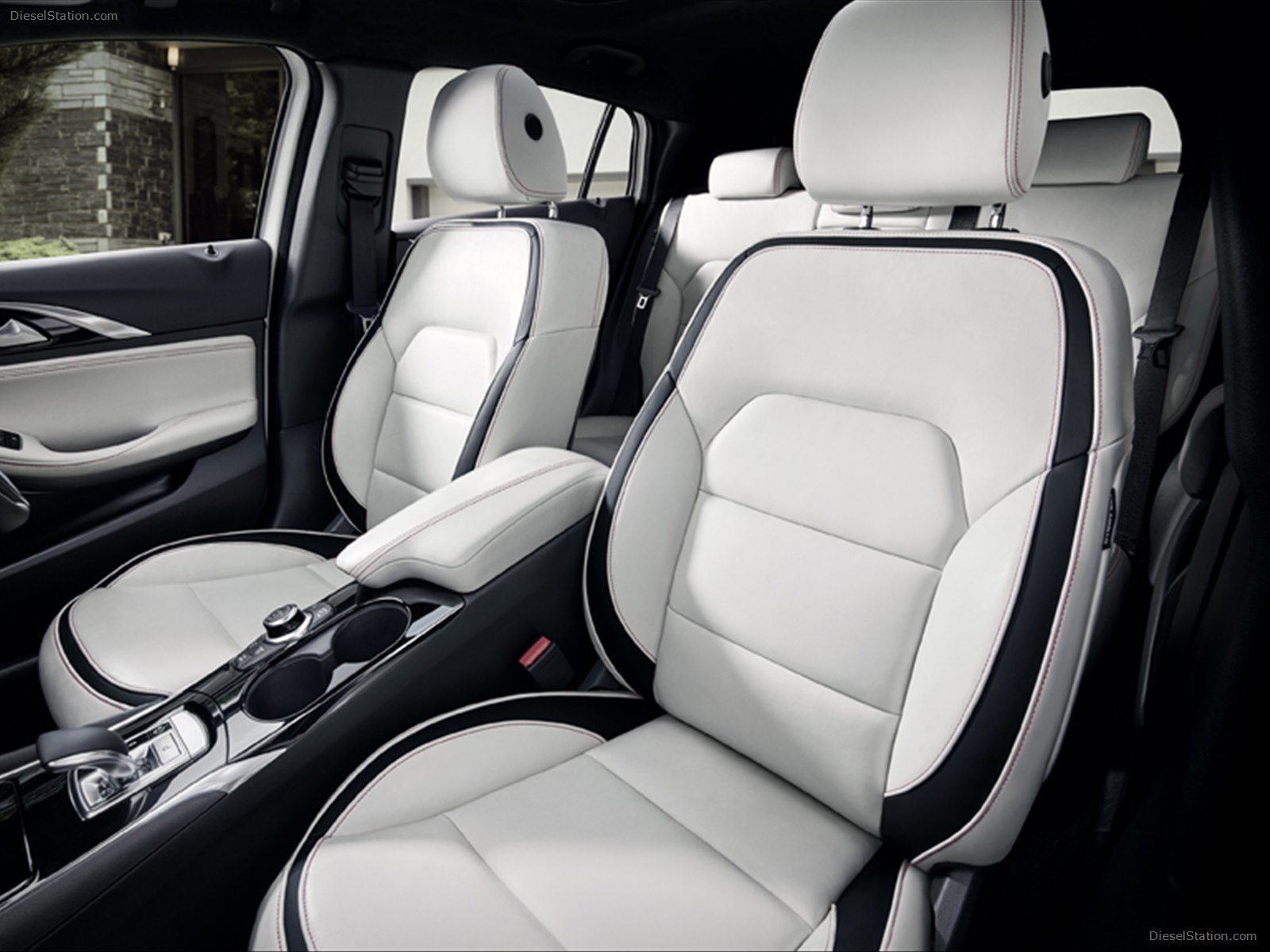 Infinit Q30 Active Compact 2016