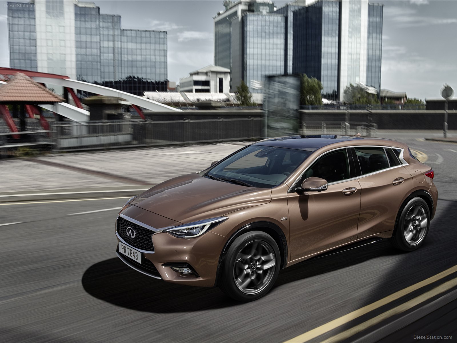 Infinit Q30 Active Compact 2016