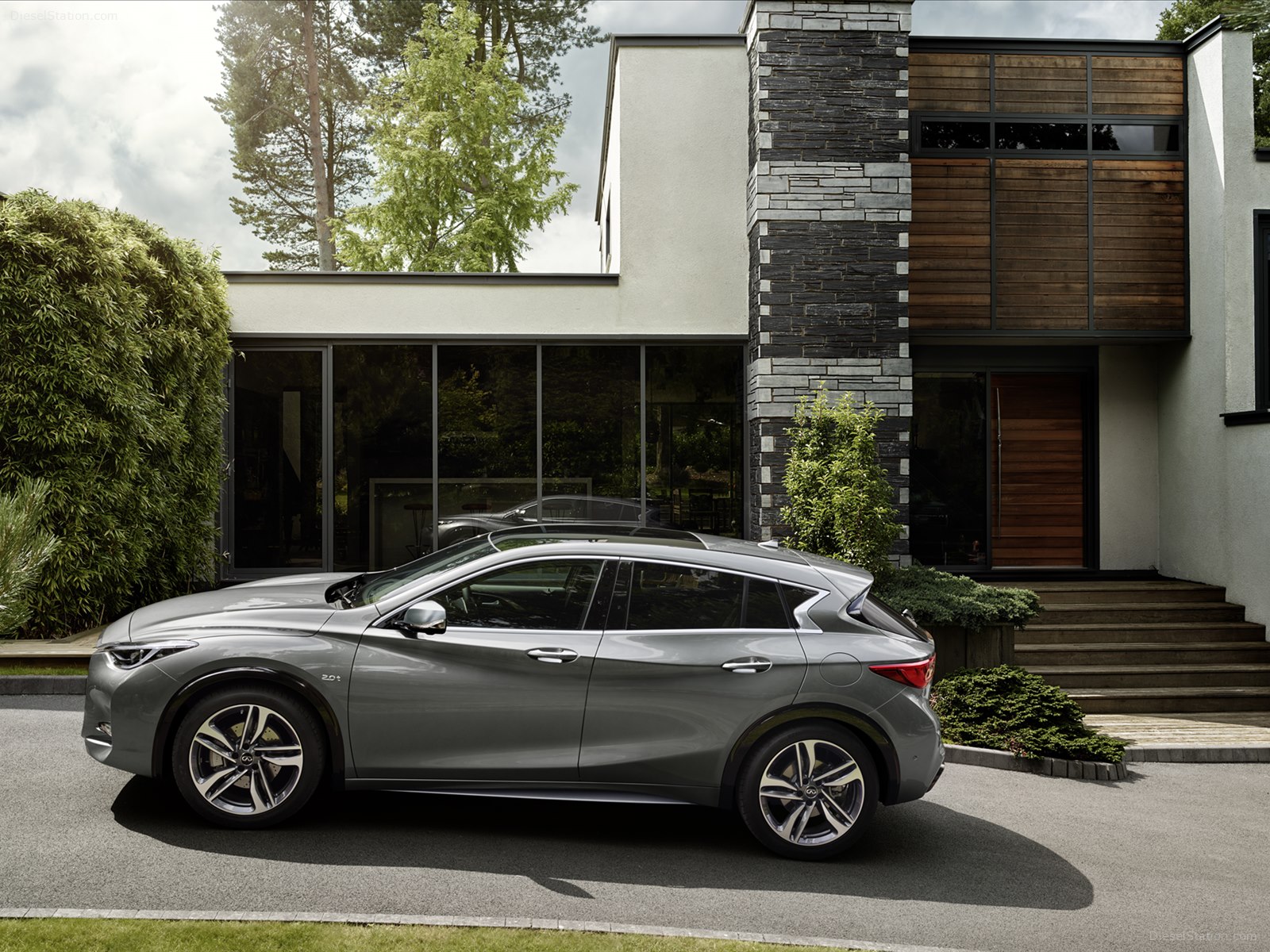 Infinit Q30 Active Compact 2016