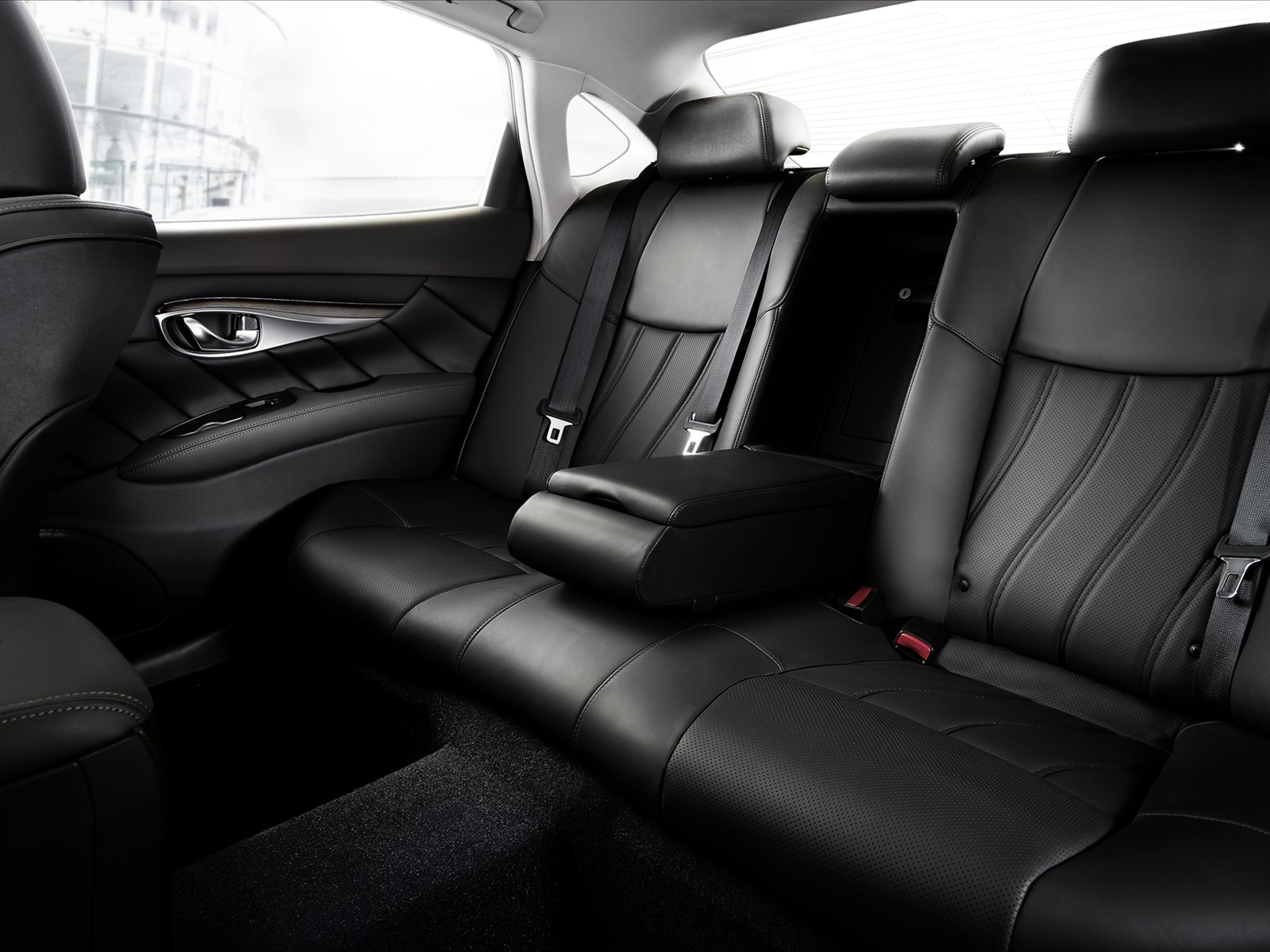 Infiniti Q70 2015