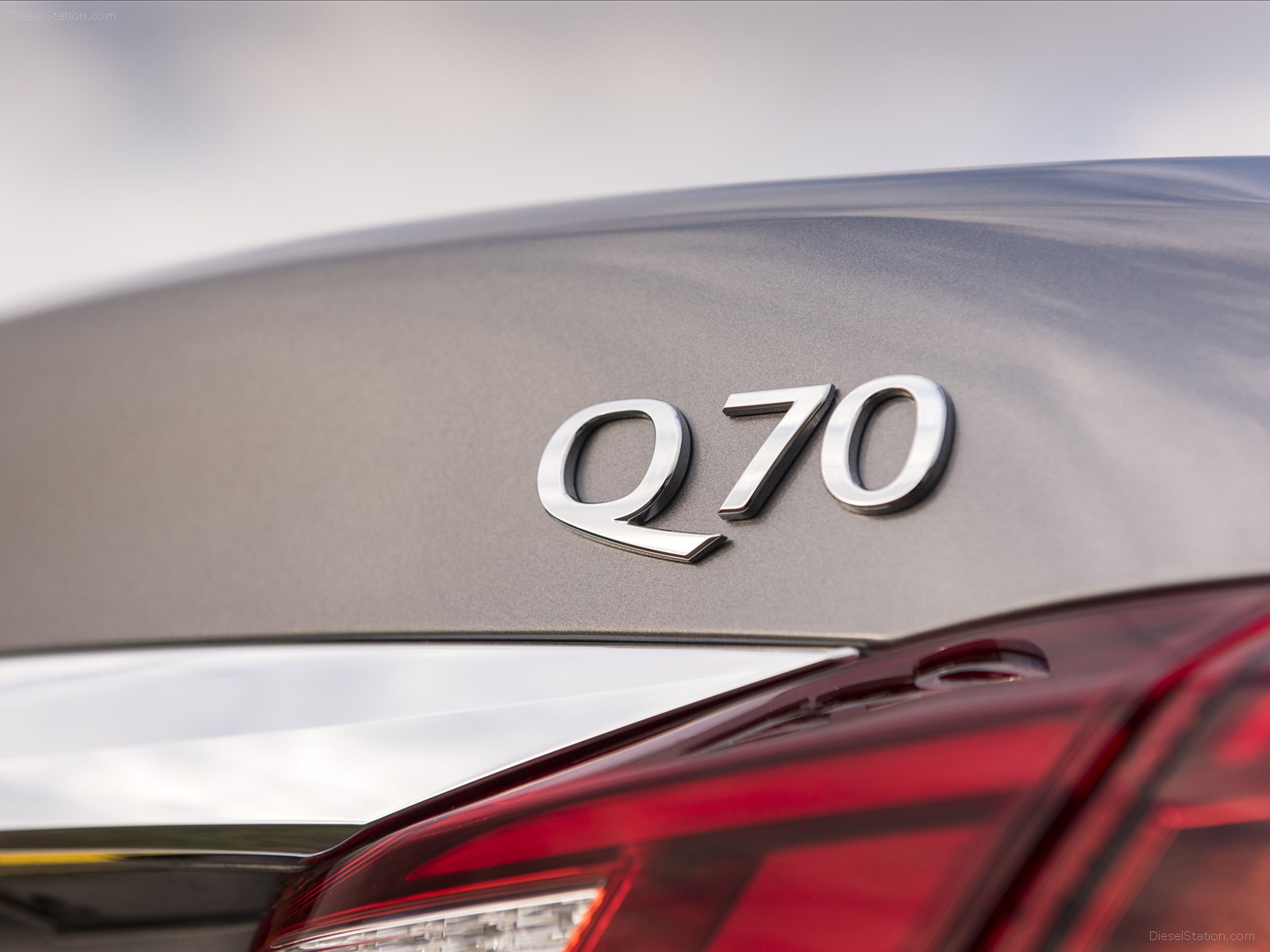 Infiniti Q70 2015