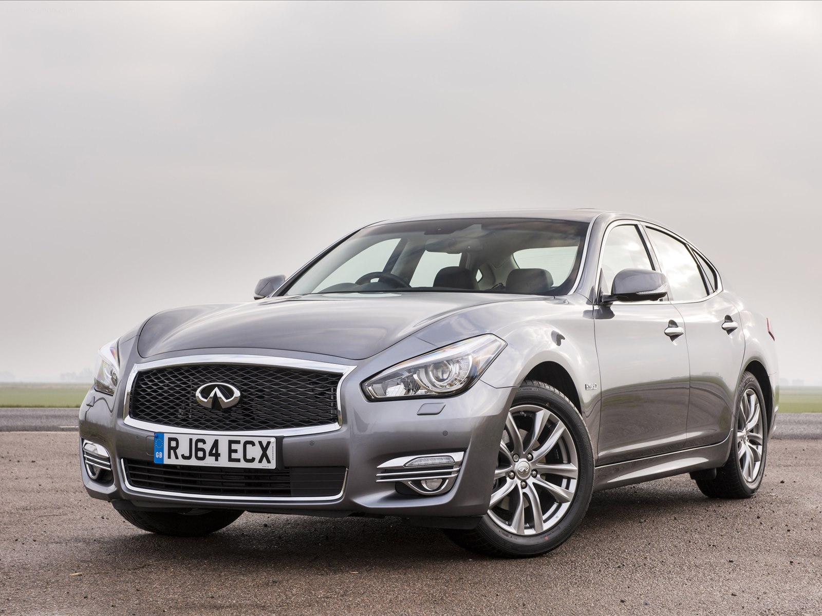 Infiniti Q70 2015