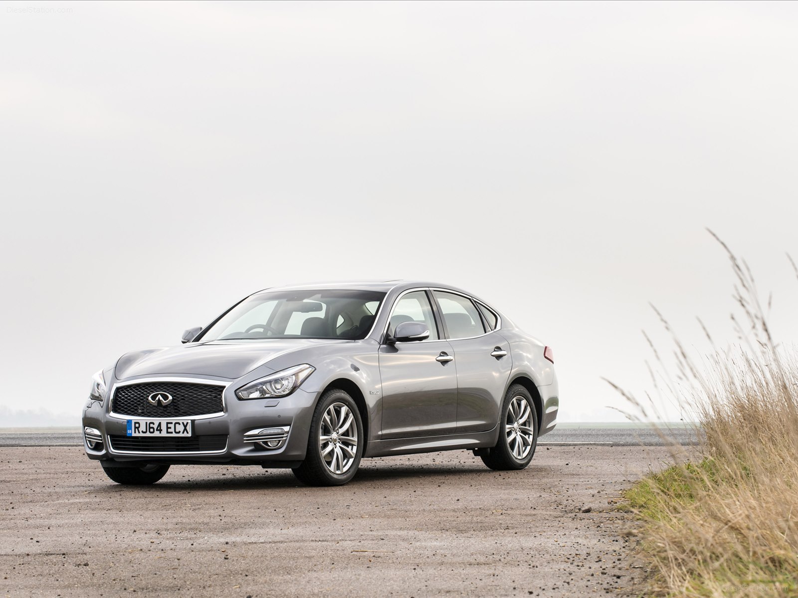 Infiniti Q70 2015