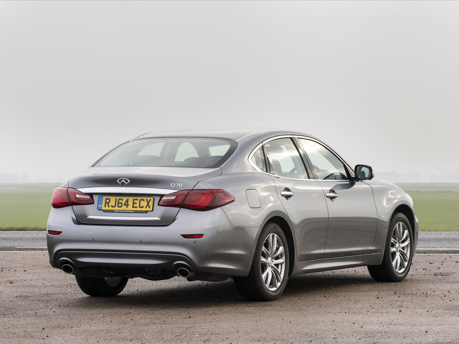 Infiniti Q70 2015