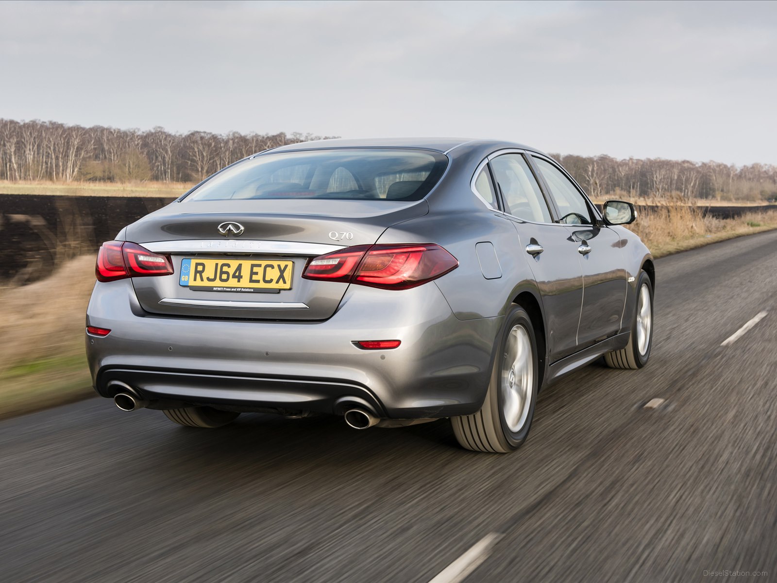 Infiniti Q70 2015