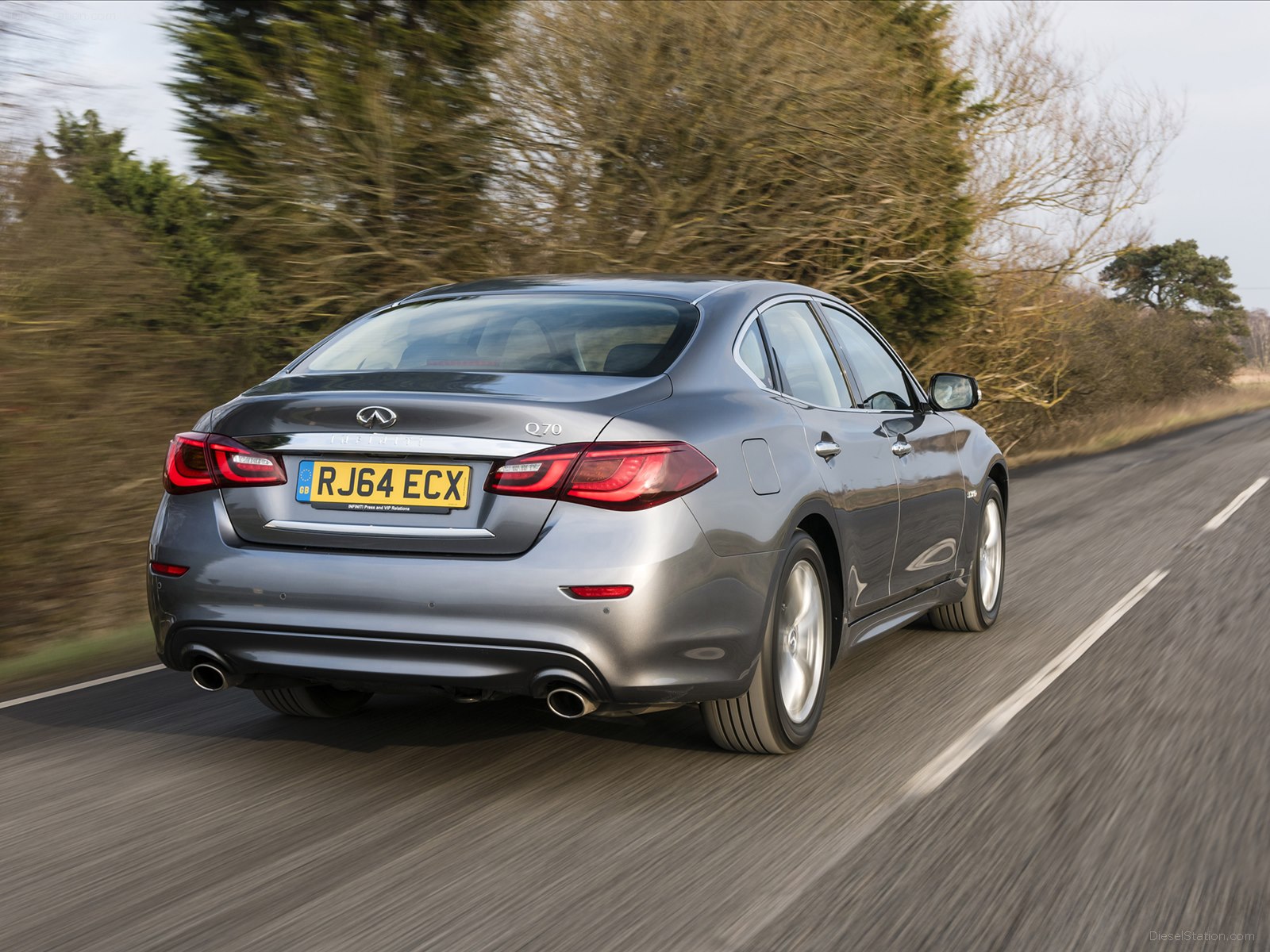 Infiniti Q70 2015