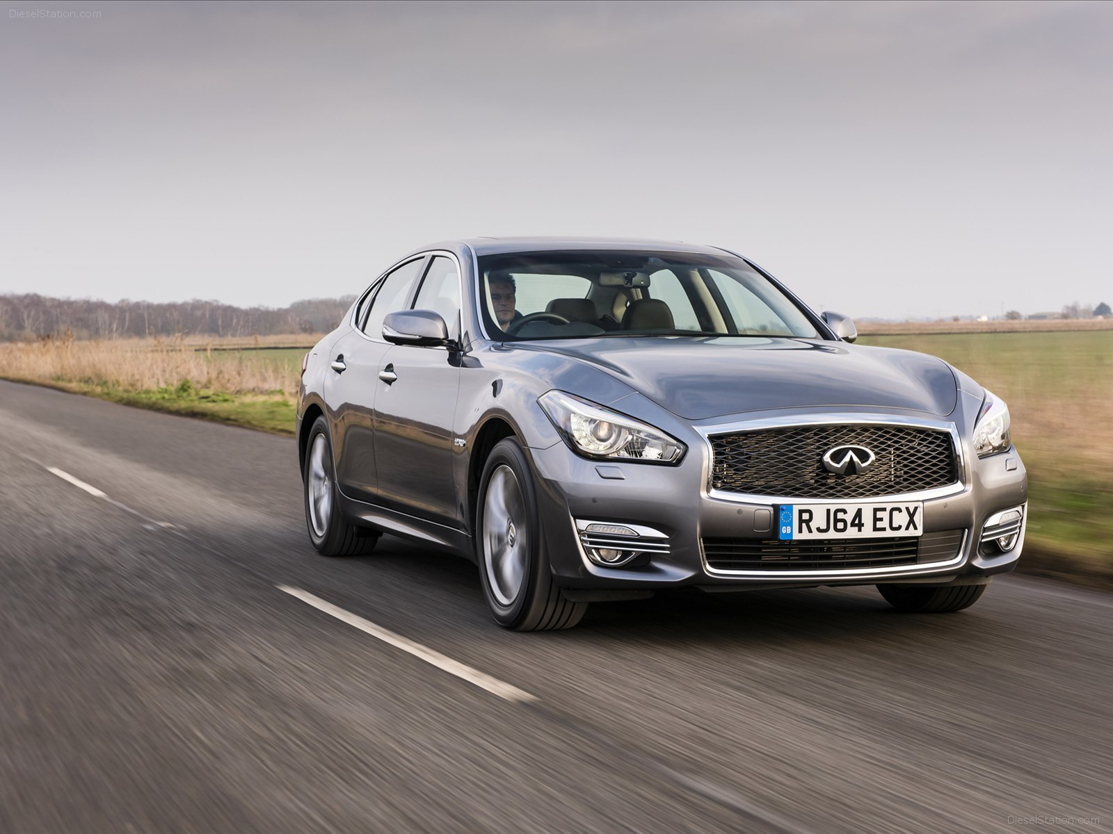Infiniti Q70 2015