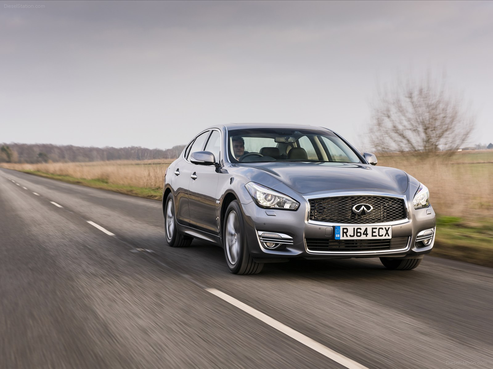 Infiniti Q70 2015