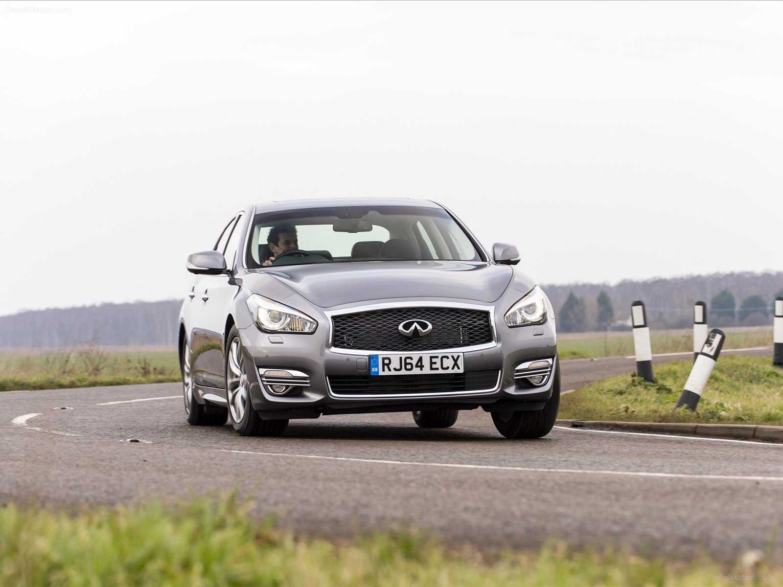 Infiniti Q70 2015