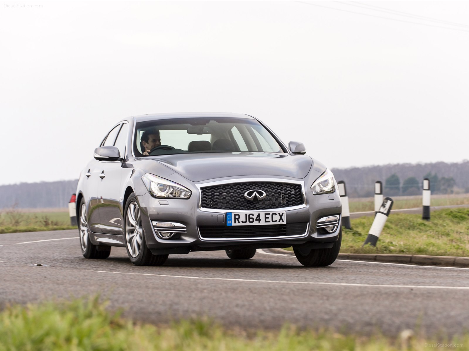 Infiniti Q70 2015