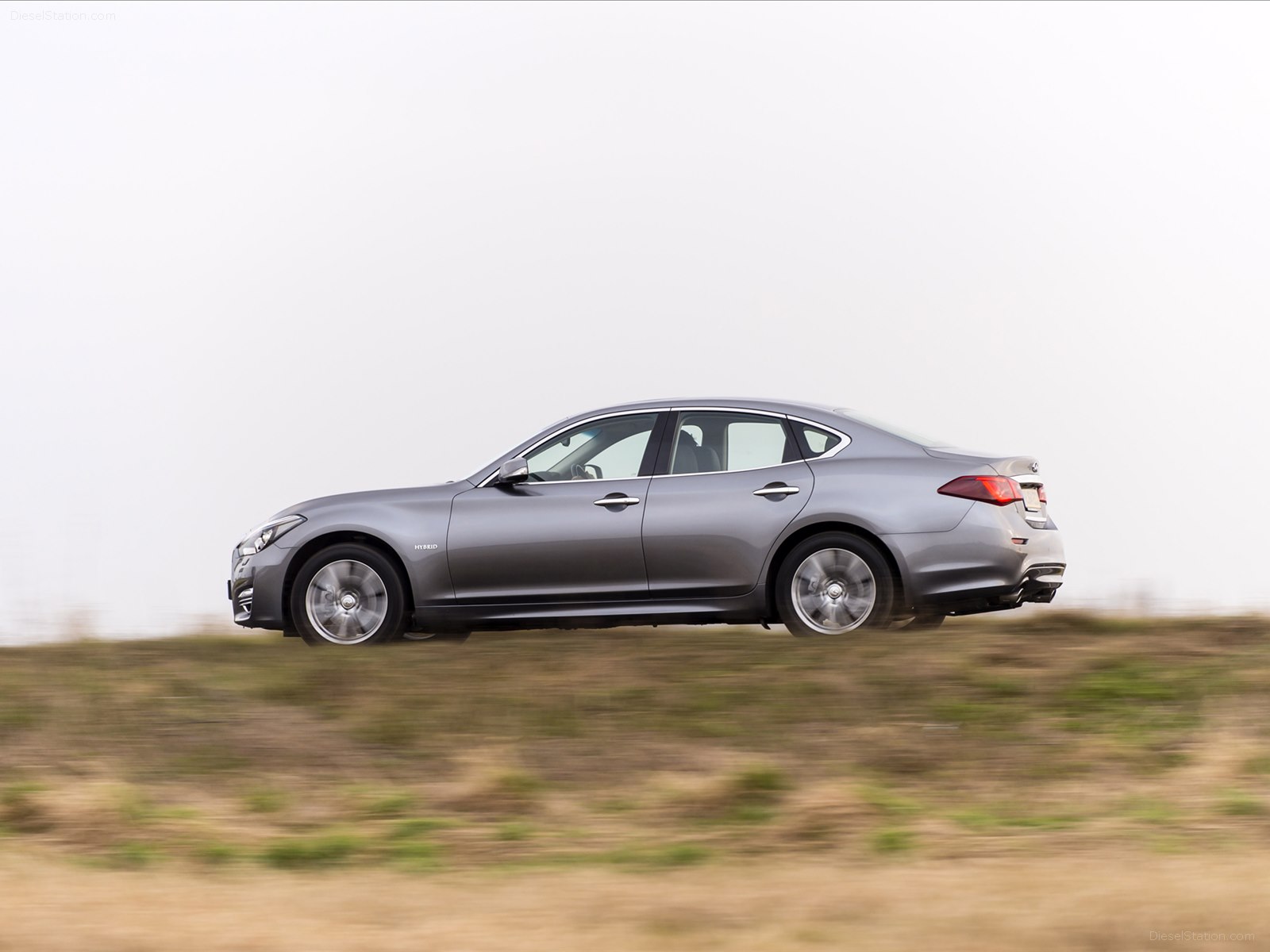 Infiniti Q70 2015