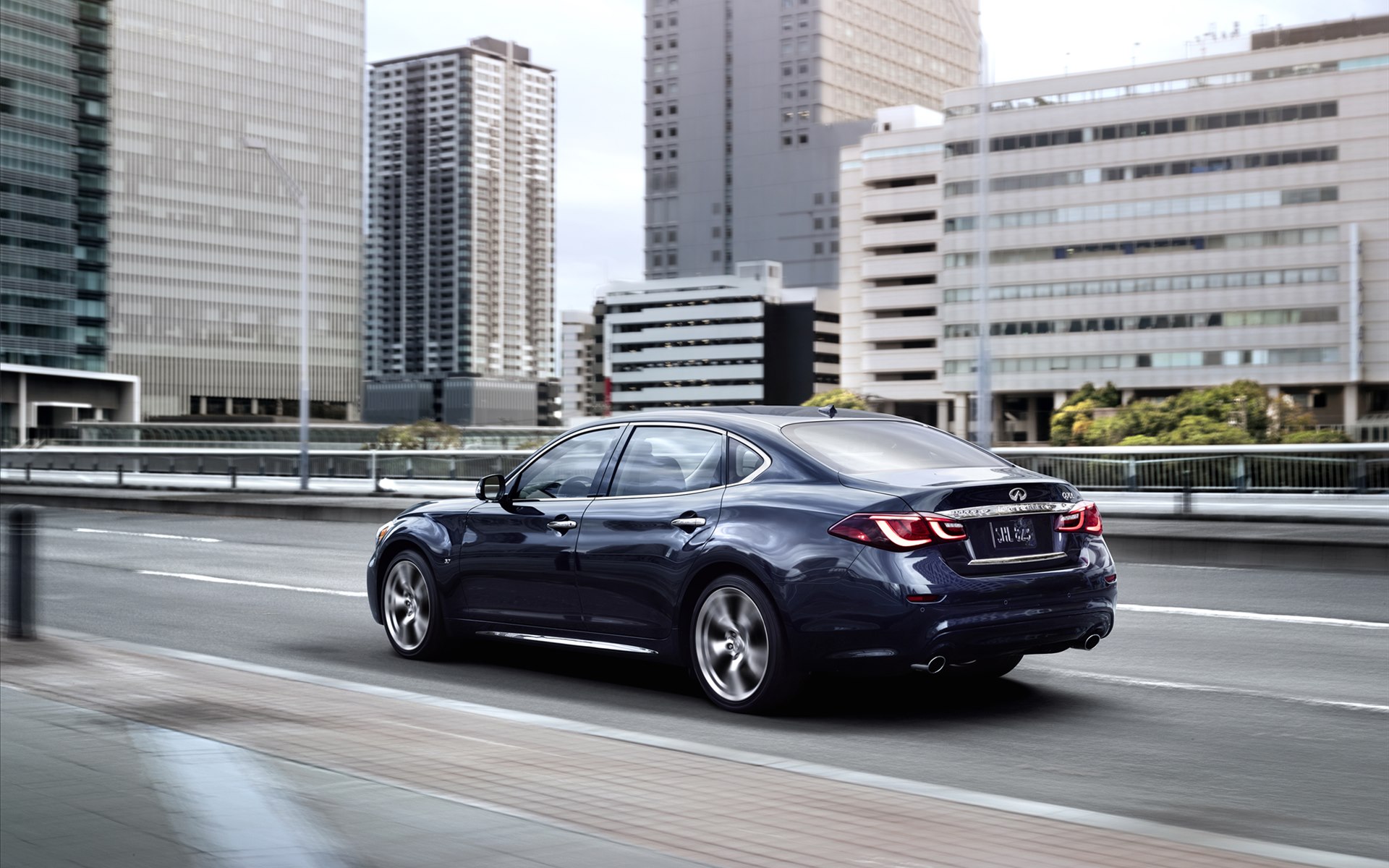 Infiniti Q70 2015