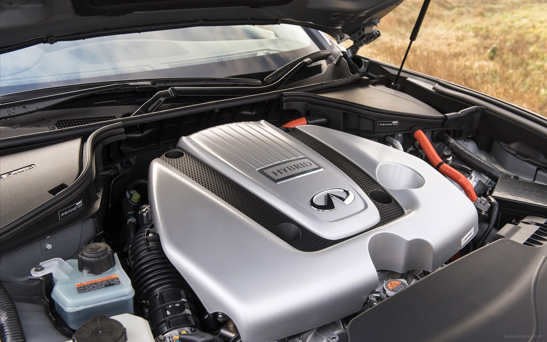 Infiniti Q70 2015