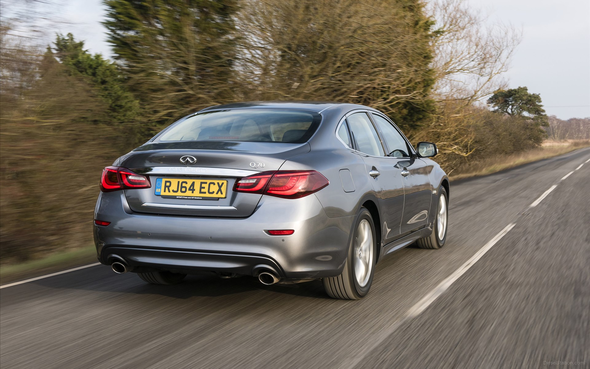 Infiniti Q70 2015