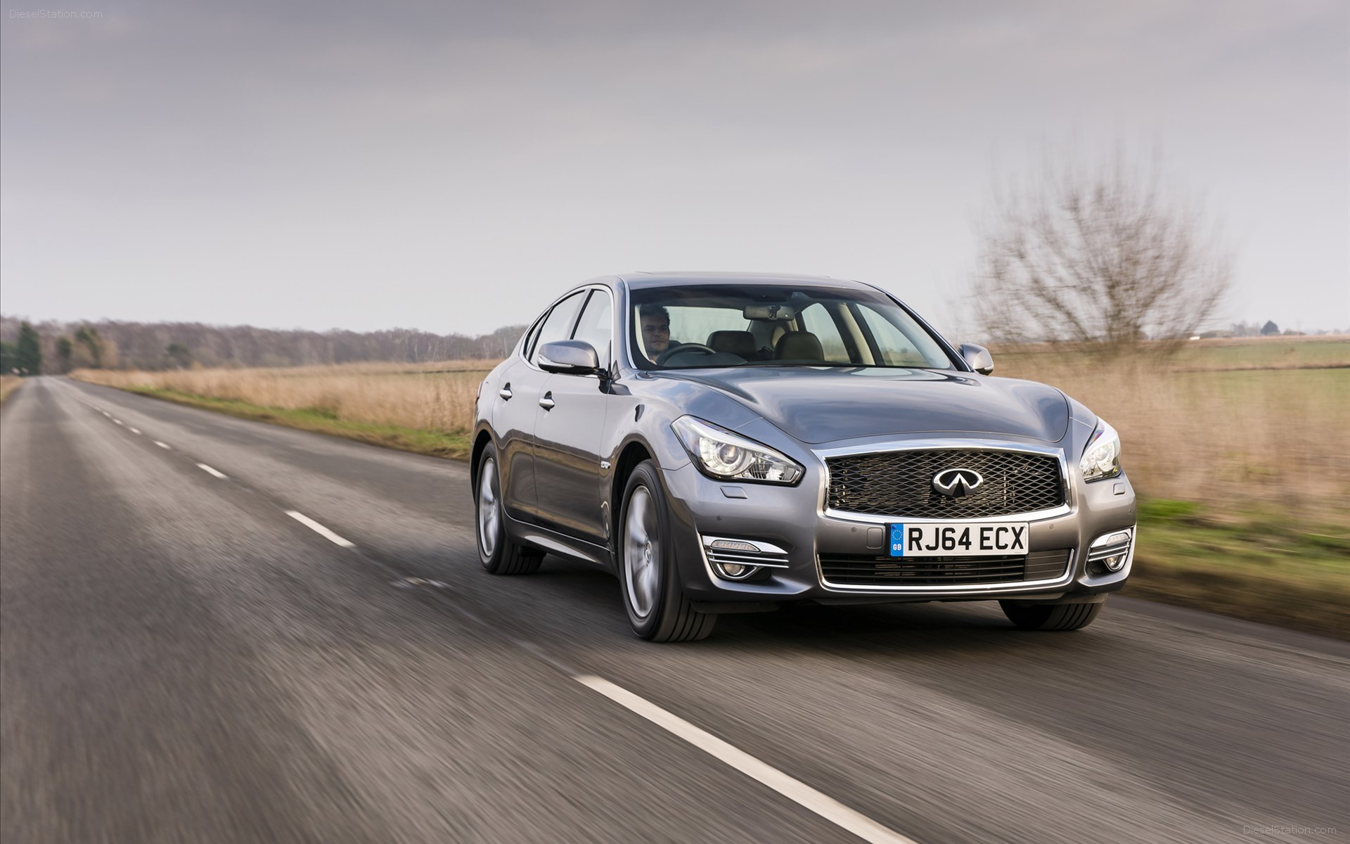 Infiniti Q70 2015