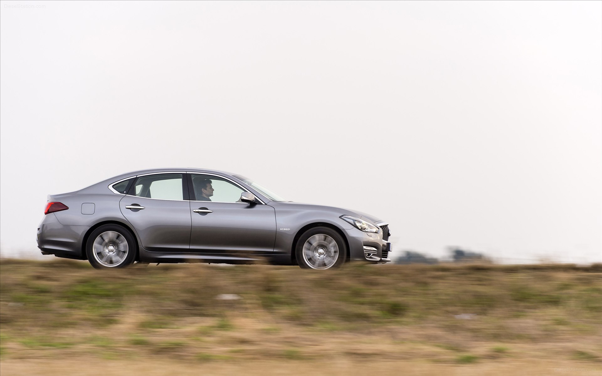 Infiniti Q70 2015