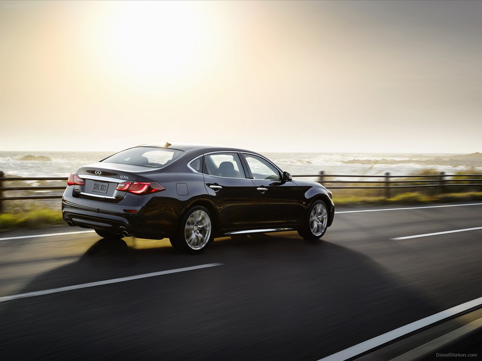 Infiniti Q70L 2015