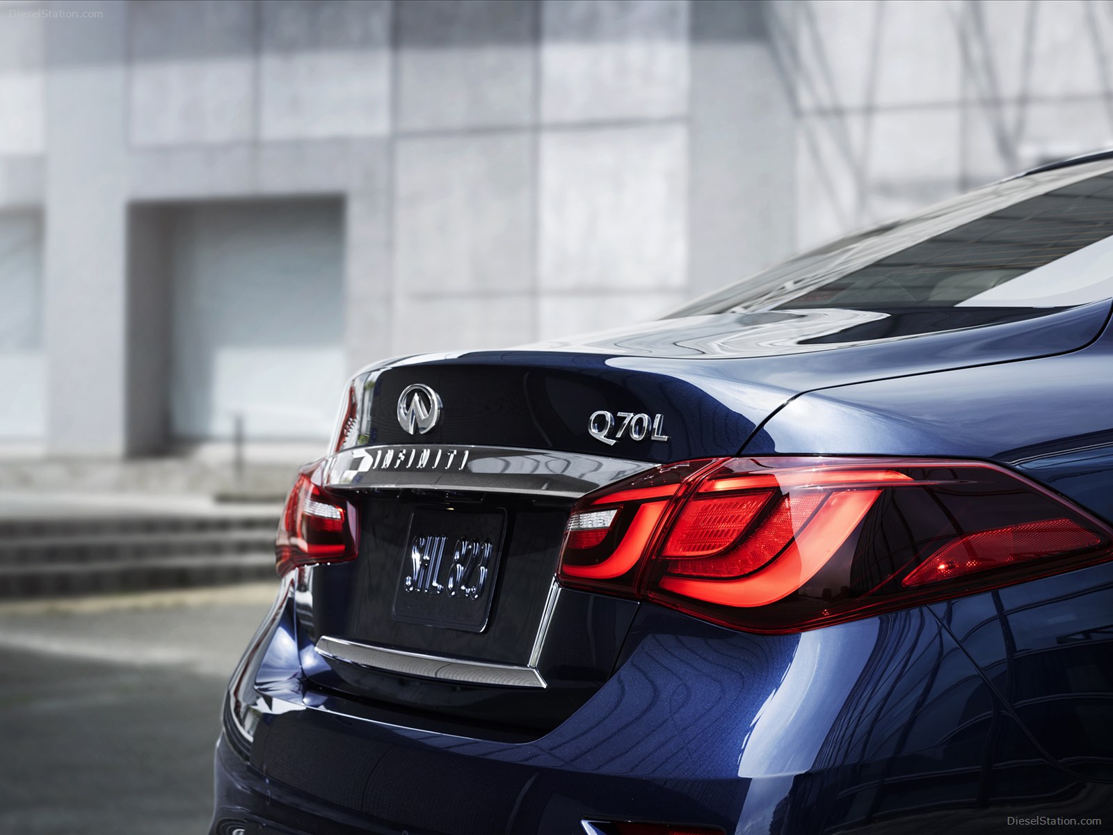 Infiniti Q70L 2015