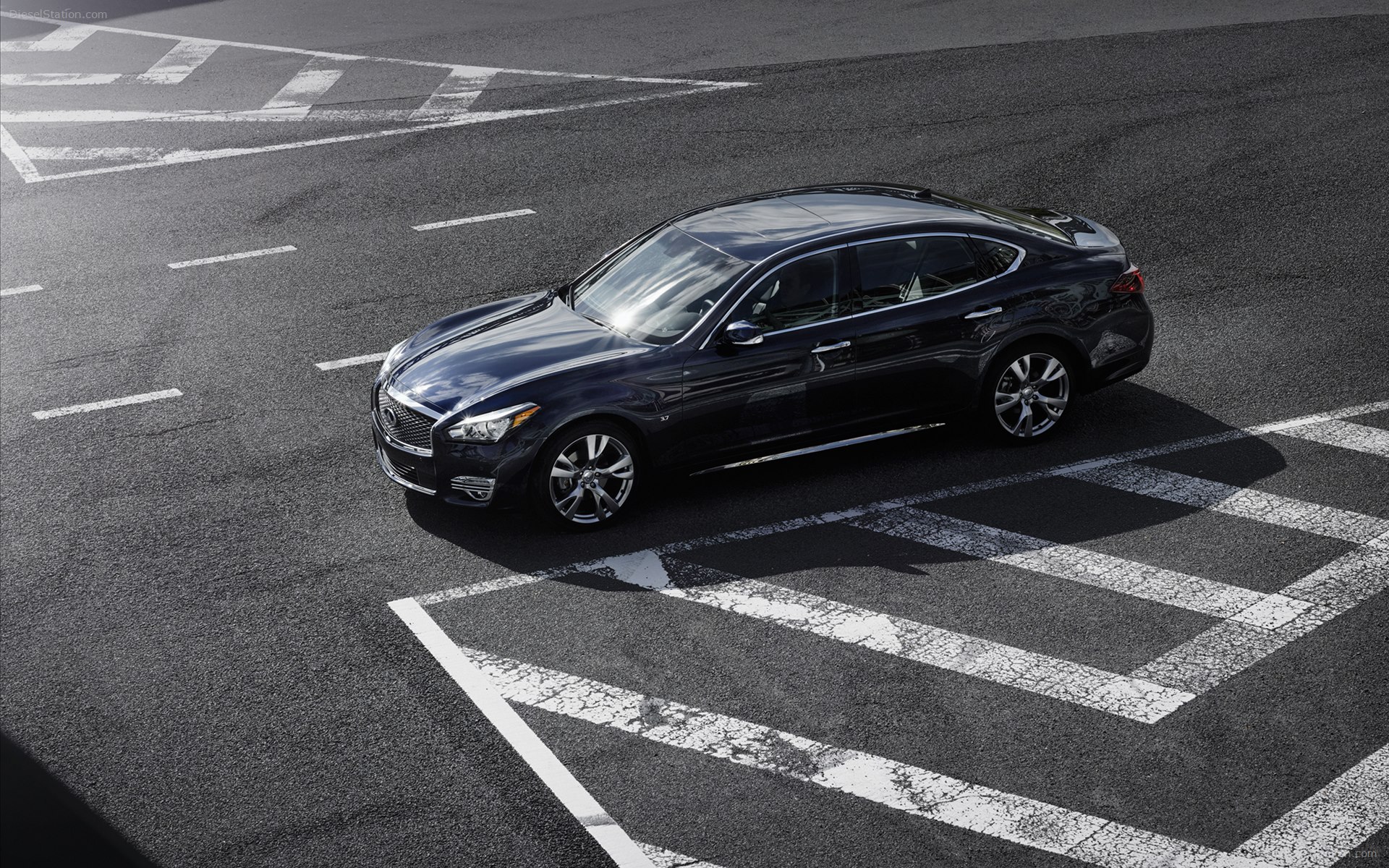 Infiniti Q70L 2015