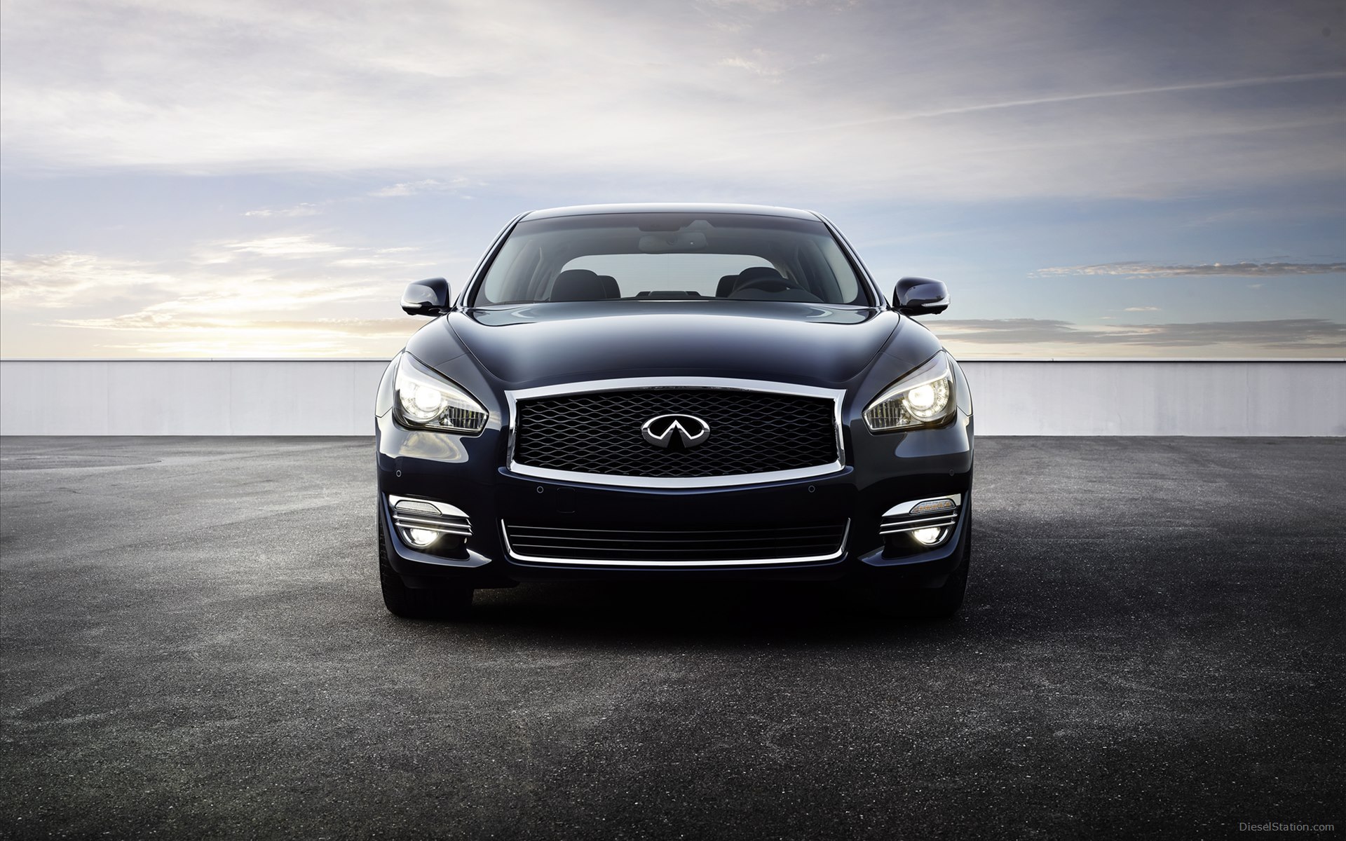 Infiniti Q70L 2015