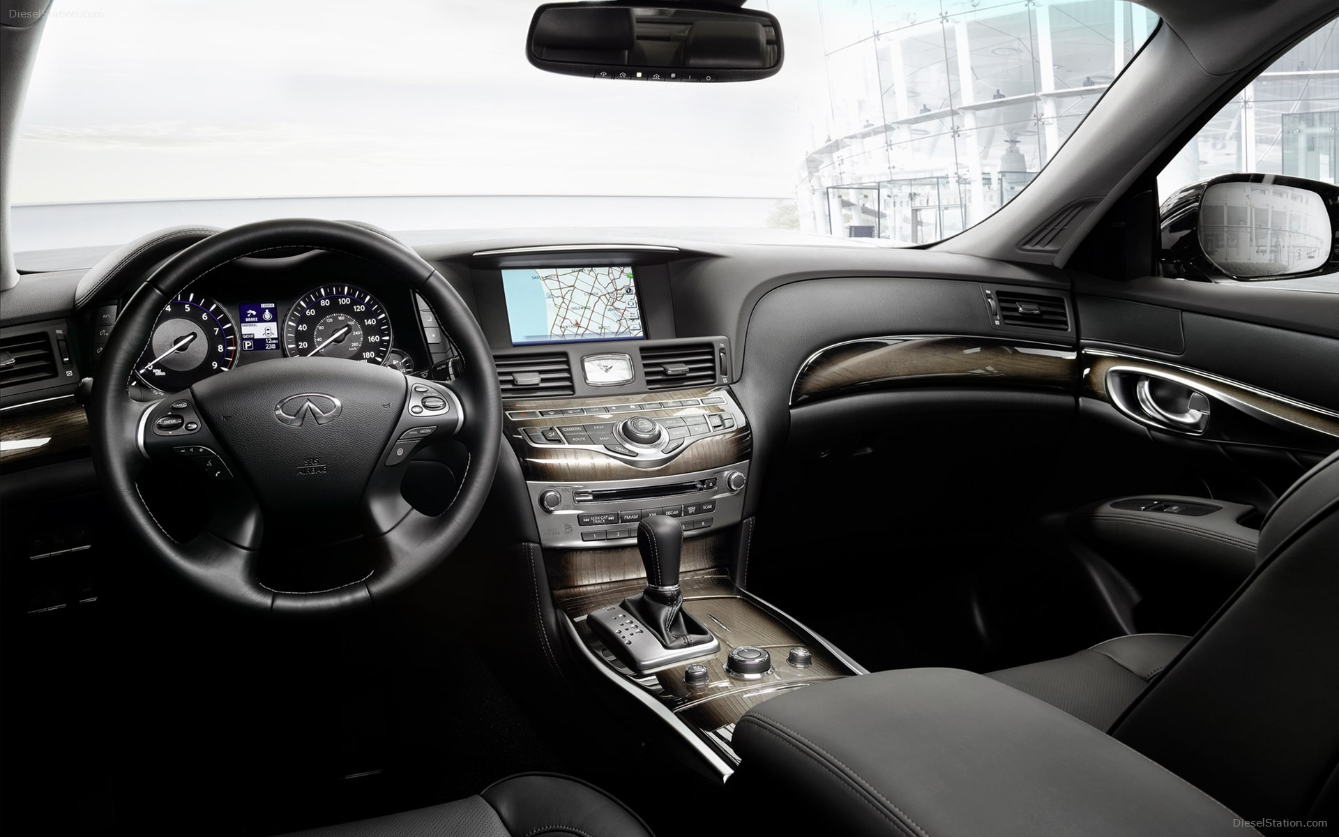 Infiniti Q70L 2015