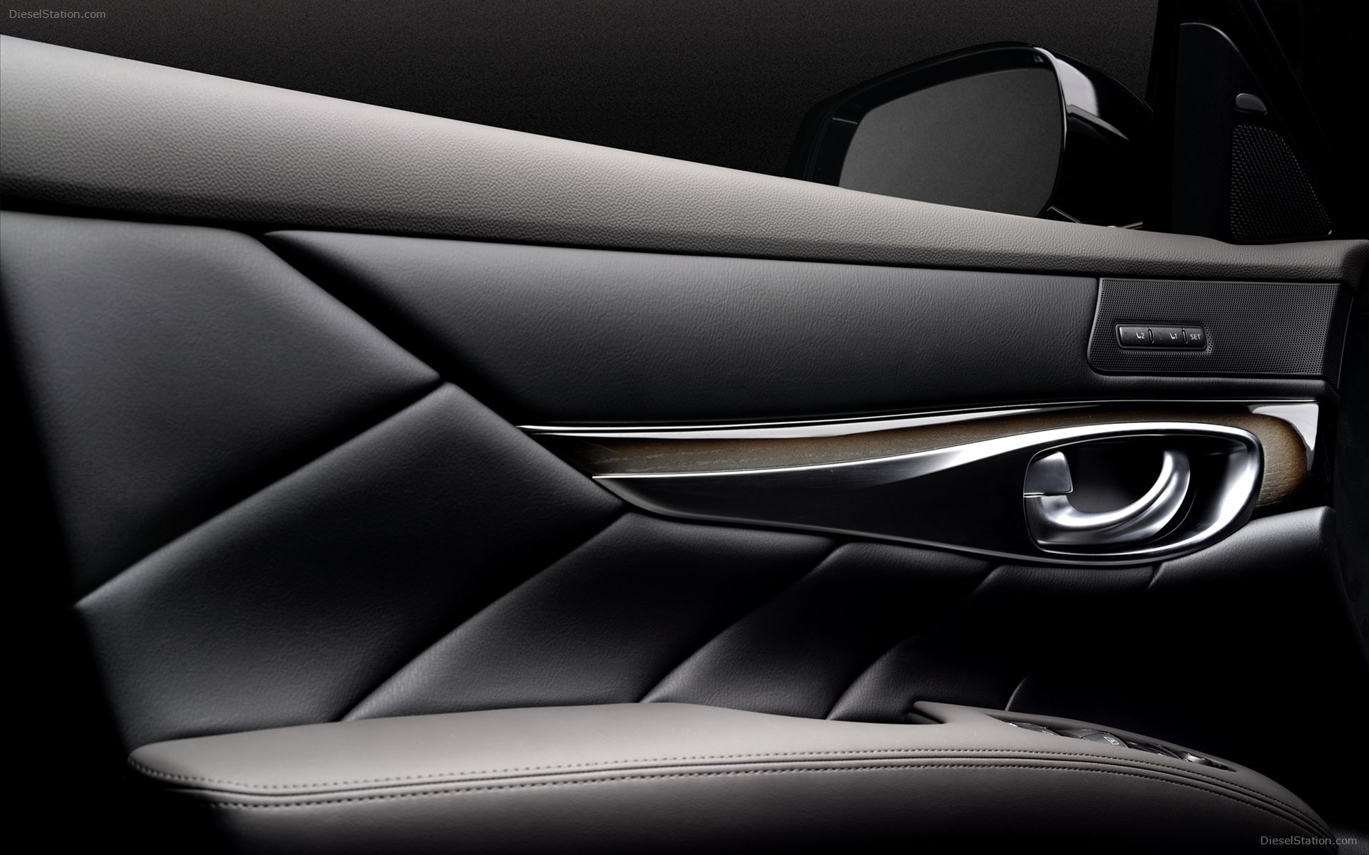 Infiniti Q70L 2015