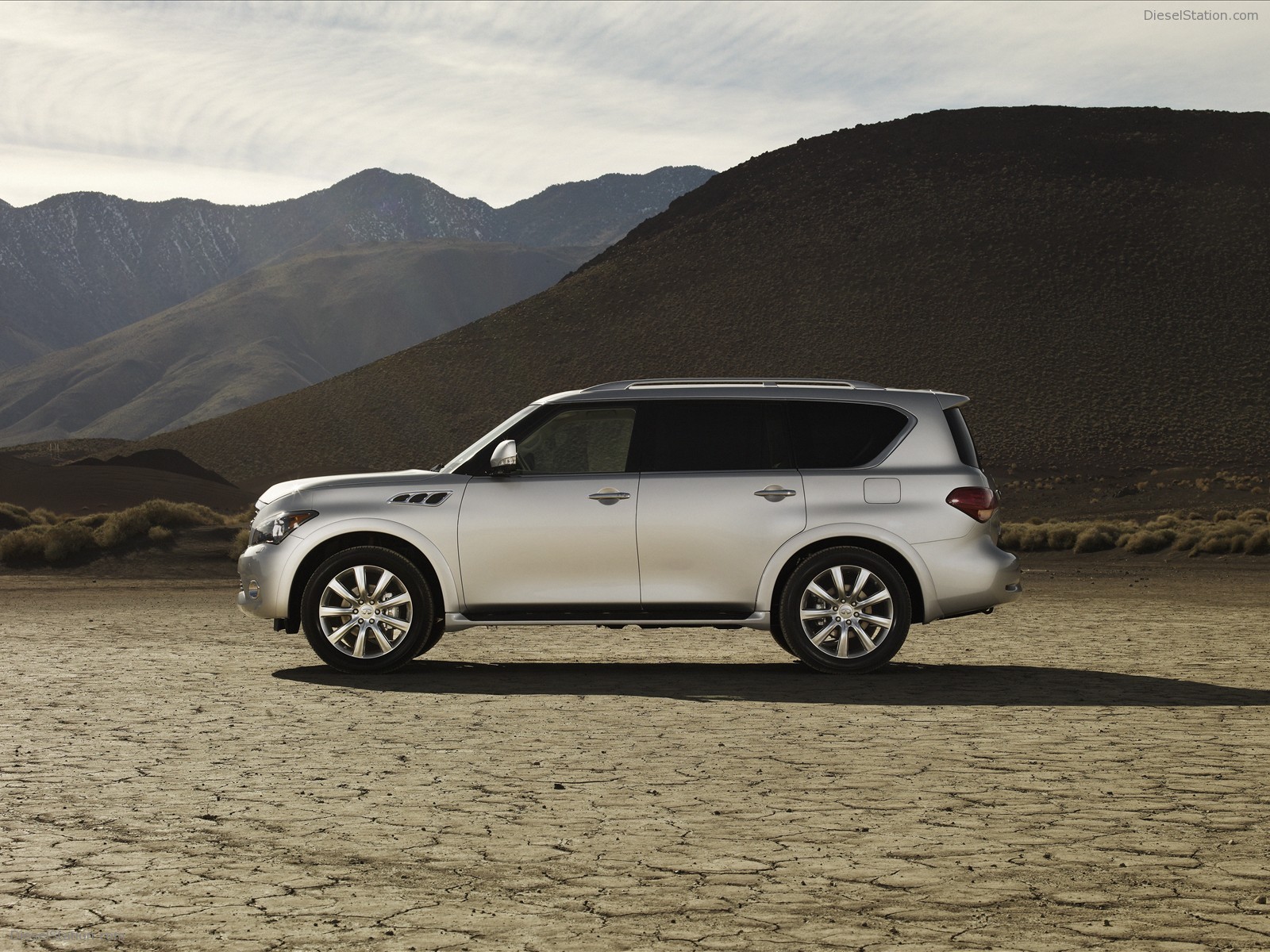 Infiniti QX 2011