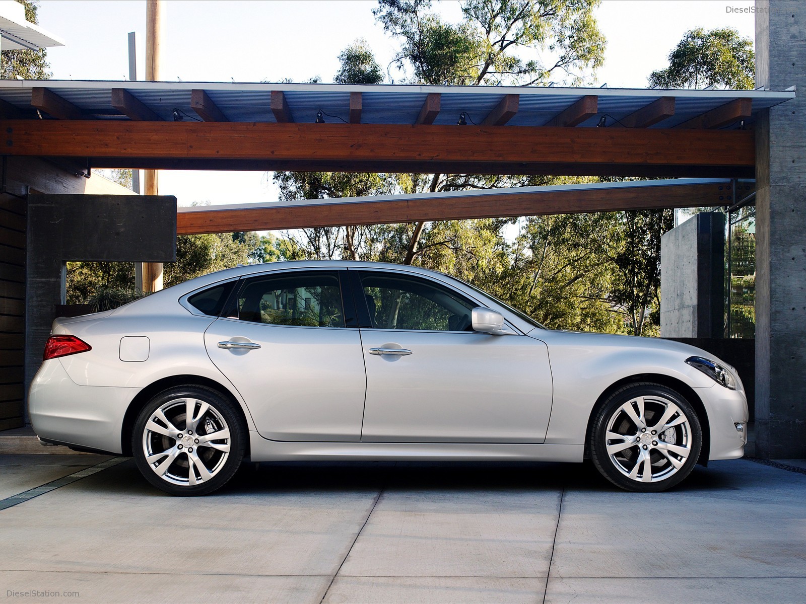 2011 Infiniti M - LA Motor Show 2009