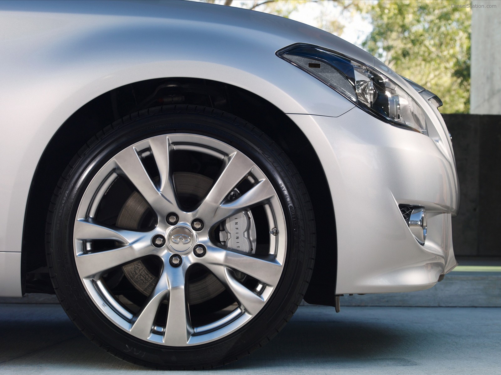 2011 Infiniti M - LA Motor Show 2009