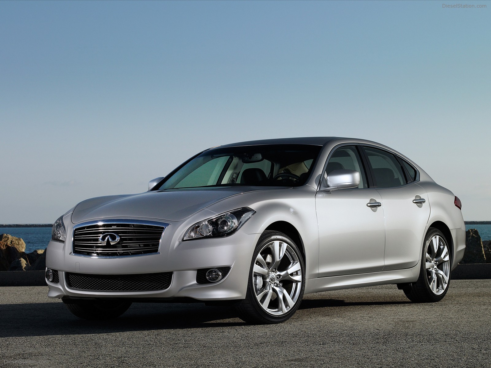 2011 Infiniti M - LA Motor Show 2009