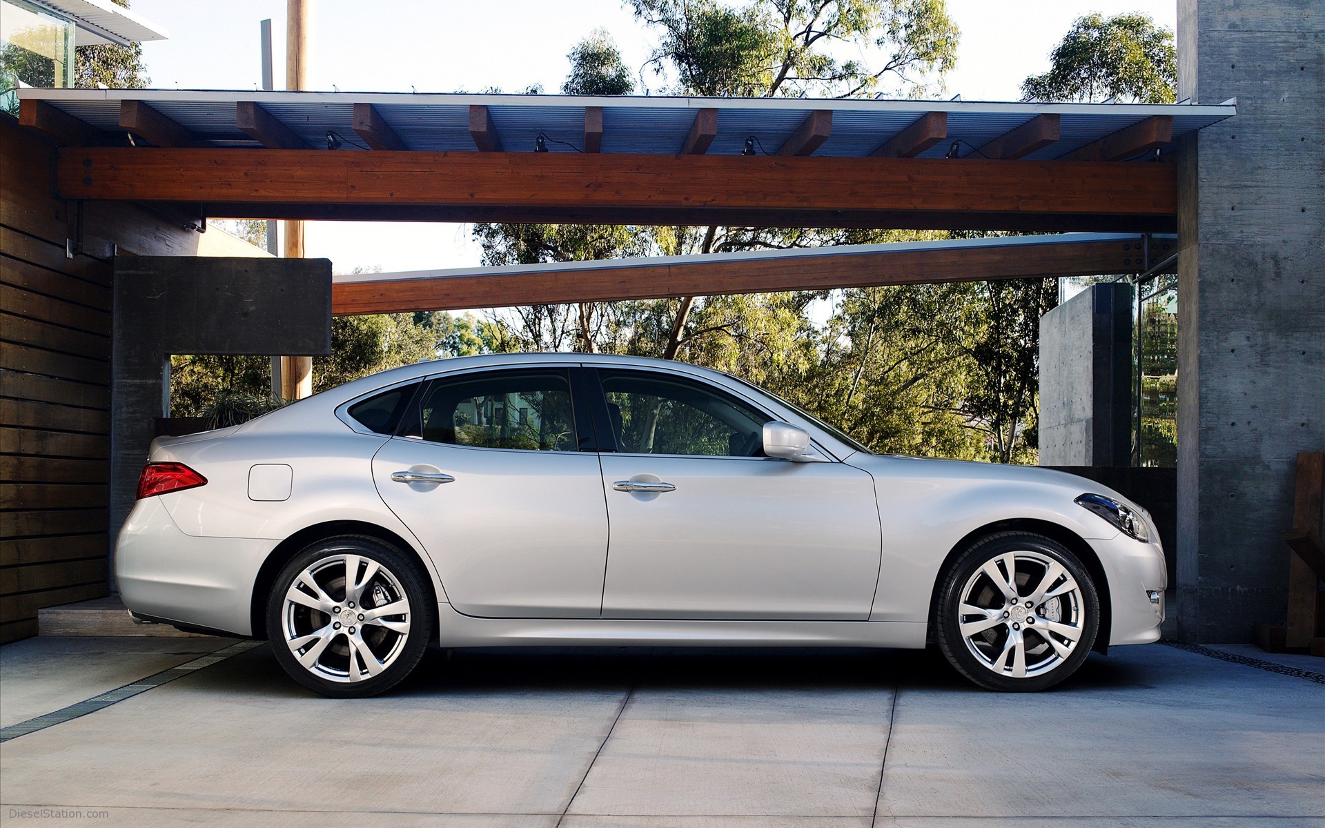 2011 Infiniti M - LA Motor Show 2009