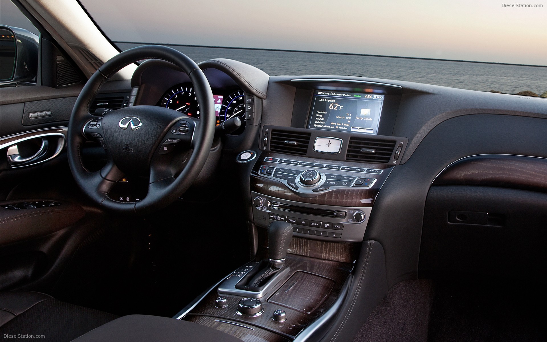 2011 Infiniti M - LA Motor Show 2009