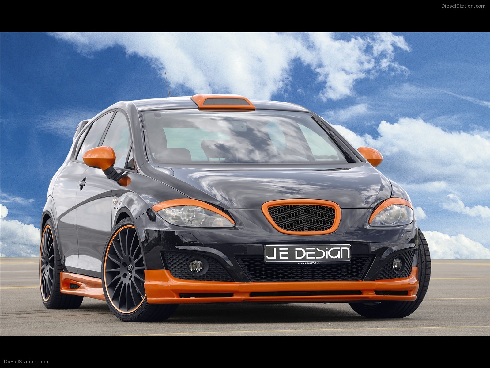 JE DESIGN Facelifts Seat Leon into a Sports Car JE DESIGN Facelifts Seat Leon into a Sports Car