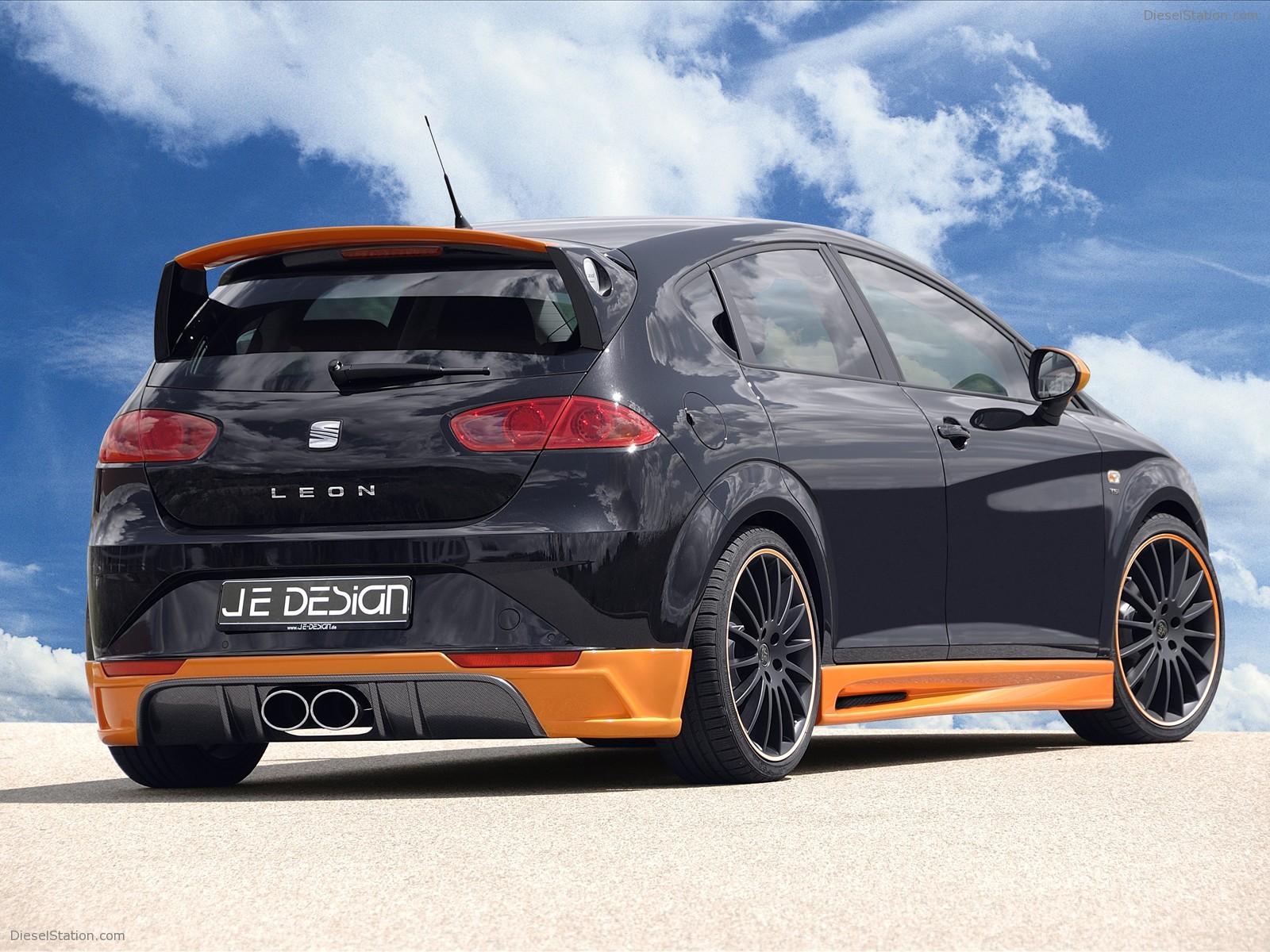 JE DESIGN Facelifts Seat Leon into a Sports Car JE DESIGN Facelifts Seat Leon into a Sports Car