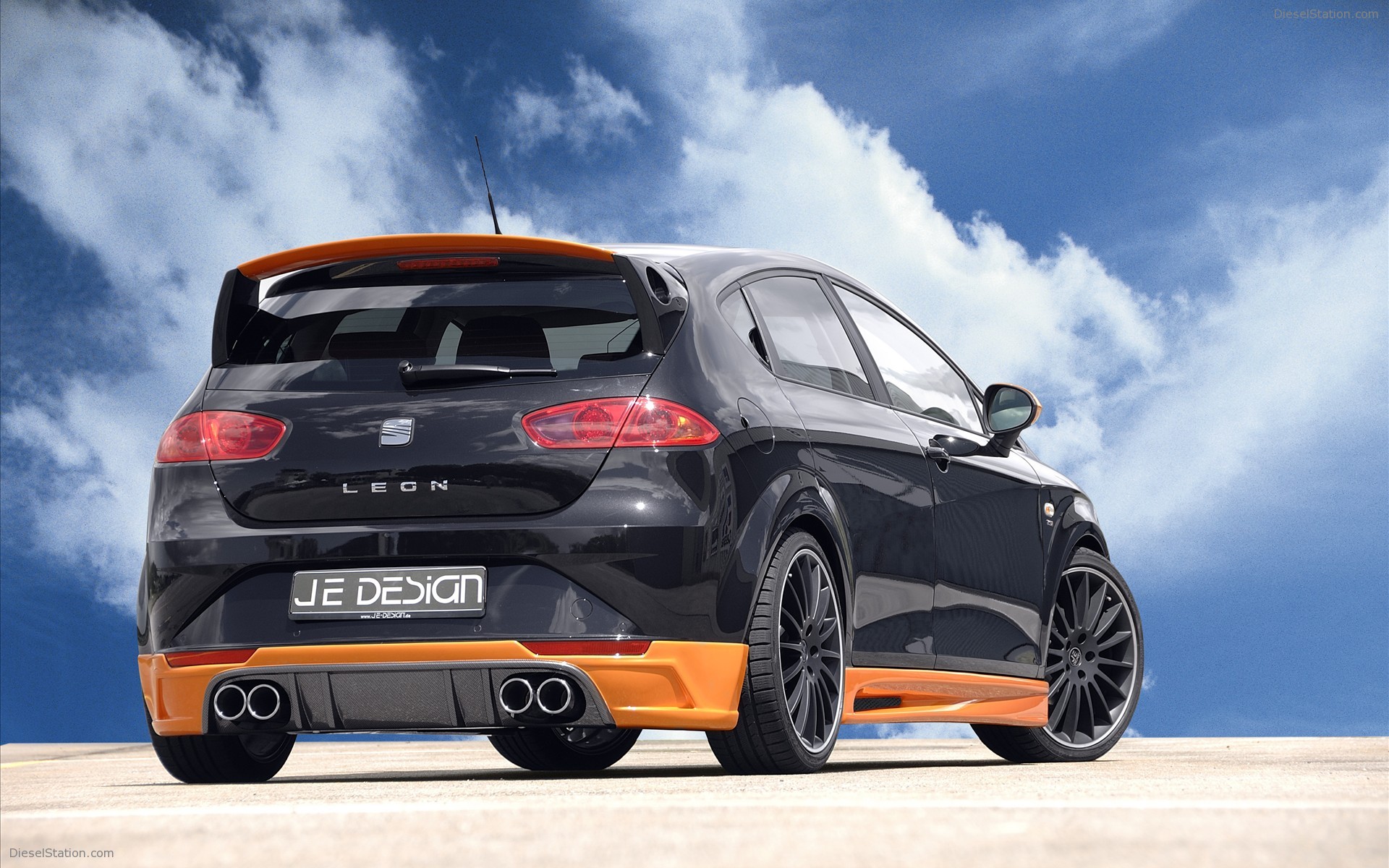 JE DESIGN Facelifts Seat Leon into a Sports Car