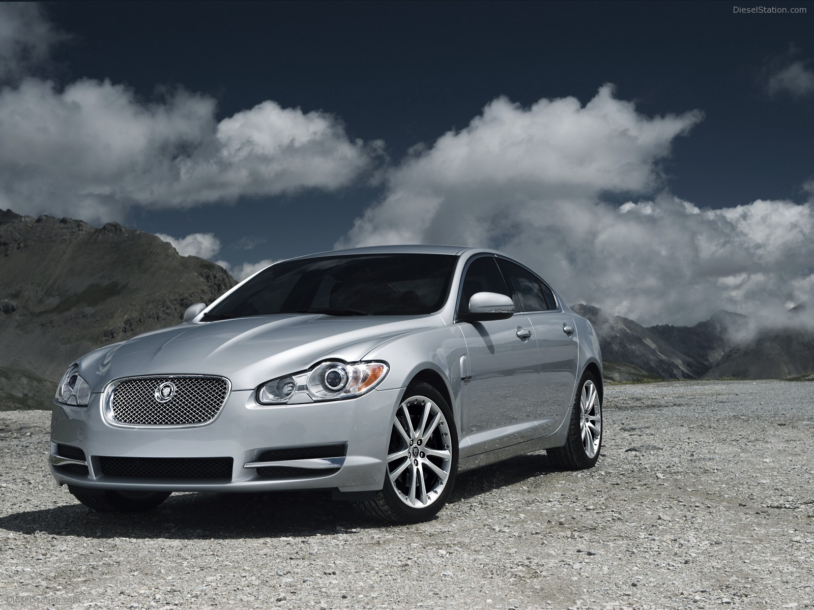 2010 New Jaguar XF