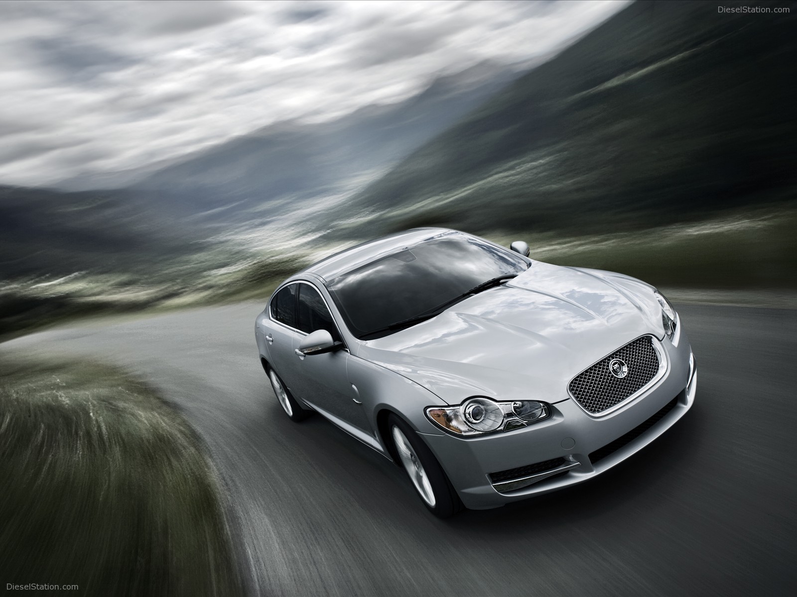 2010 New Jaguar XF